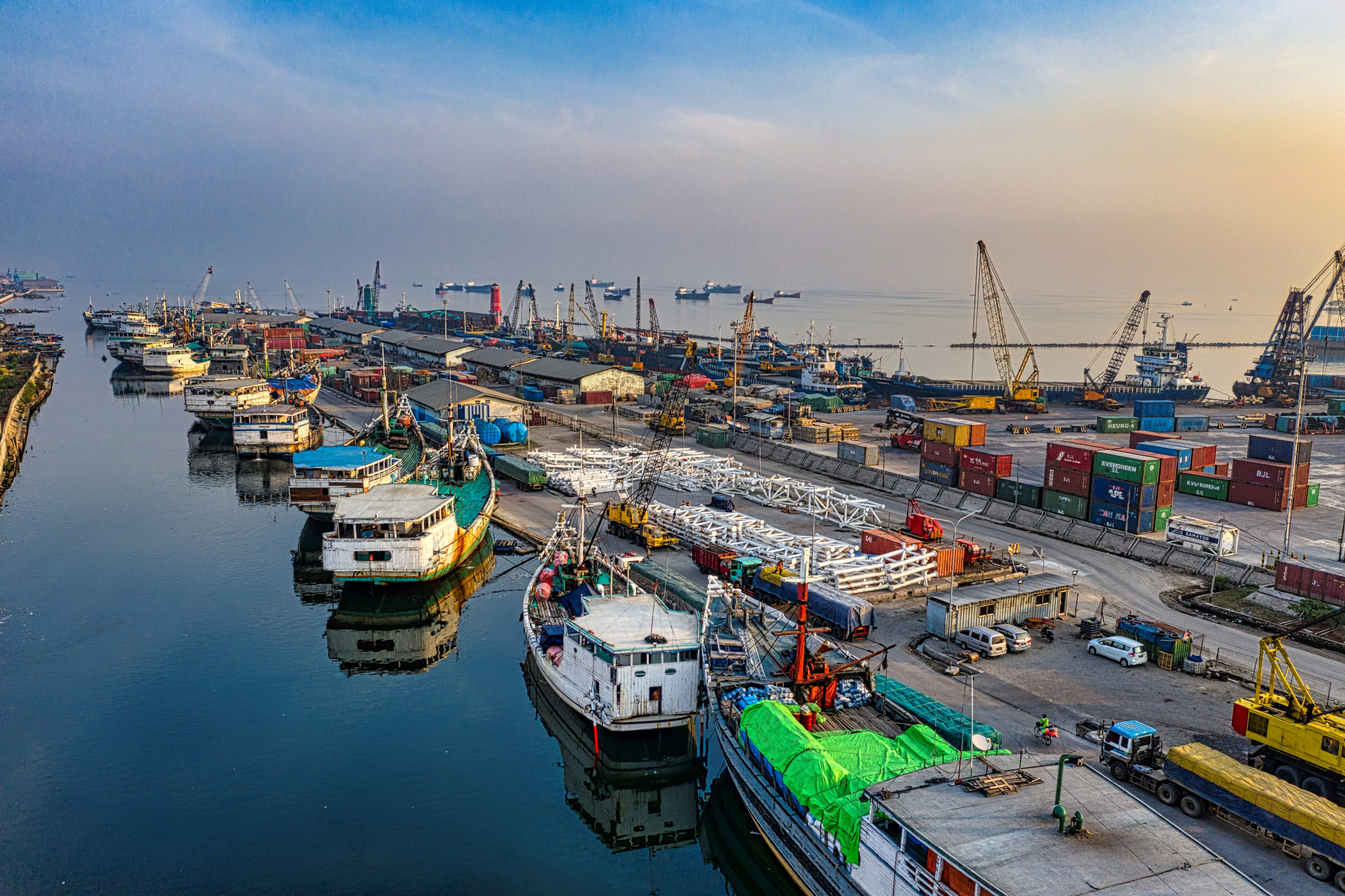 Center of Cooperative Supply Chain Market